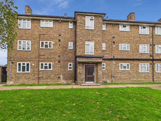 Flat for sale in Avery Hill, Greater London