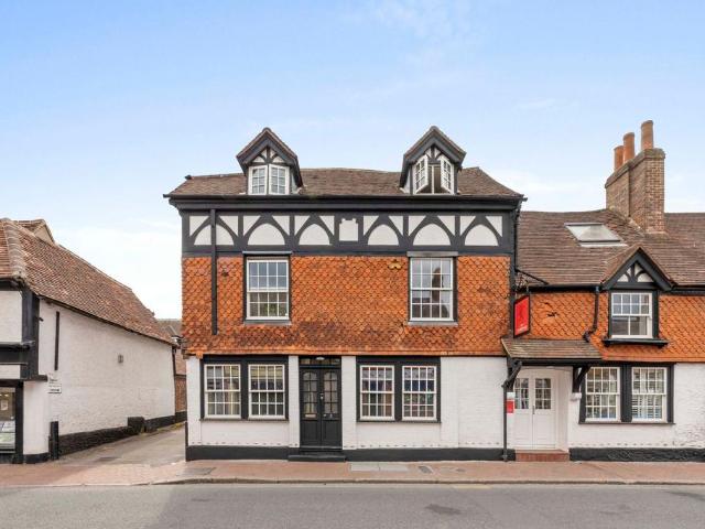Flat for sale in Great Missenden, Buckinghamshire