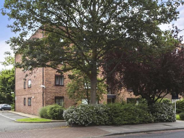 Flat for sale in Wandsworth, Greater London