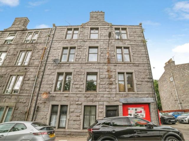 Flat for sale in Ballindoch, Scotland