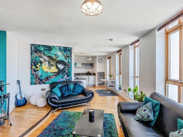 Flat for sale in Broadmead, Feckenham