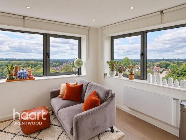 Flat for sale in Navestock Side, Essex