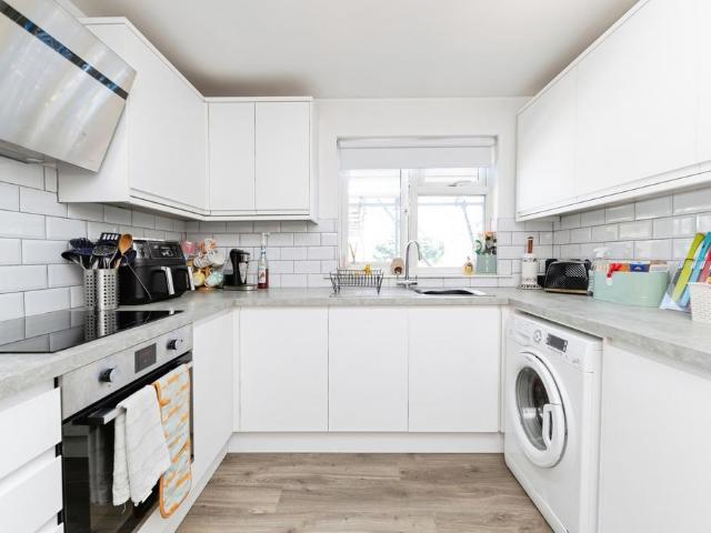 Flat for sale in Rooks Nest, Shephall