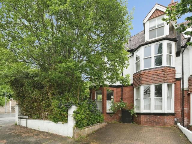 Flat for sale in Brunswick