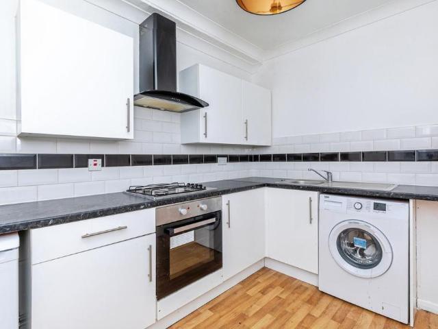 Flat for sale in Wayfield, Chatham