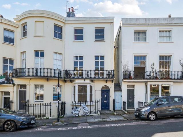 Flat for sale in Kemptown, Brighton & Hove