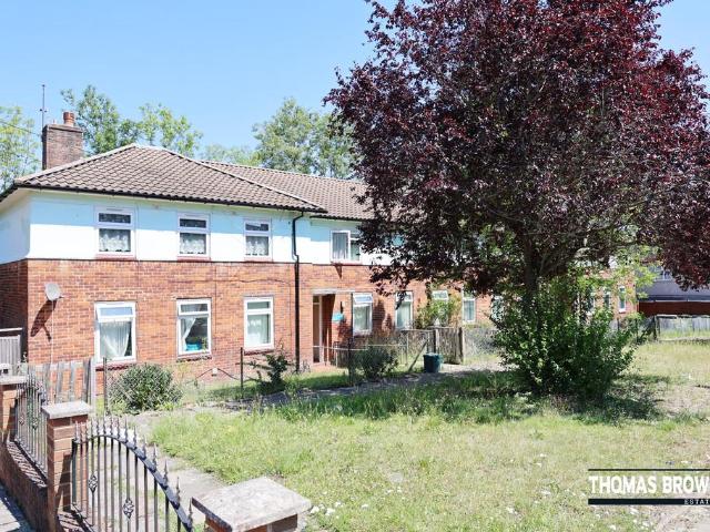 Flat for sale in St Mary Cray, Greater London