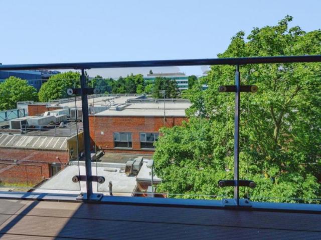 Flat for sale in Hatfield, Fretherne
