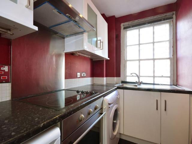 Flat for sale in Paddington, Greater London
