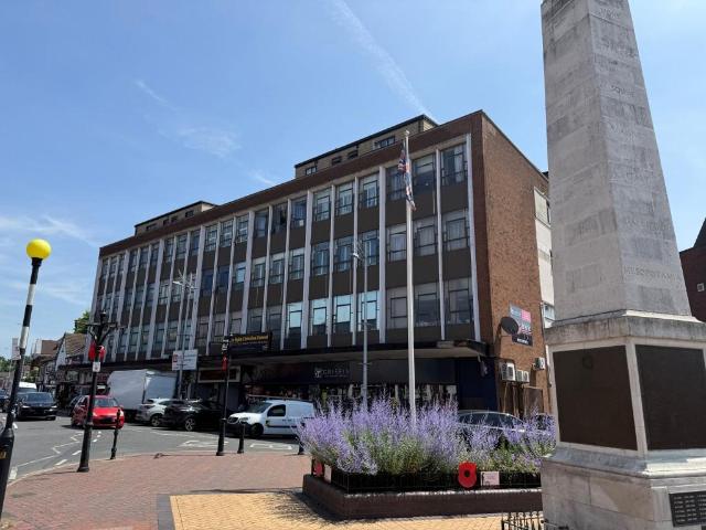 Flat for sale in Badgers Dene, Grays