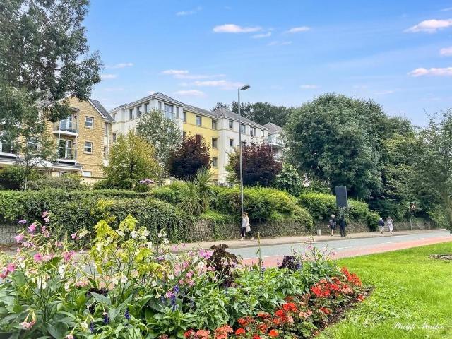 Flat for sale in Trelander, Penweathers