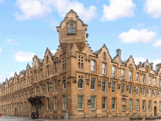 Flat for sale in Merchant City, Scotland
