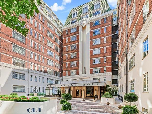 Flat for sale in Chelsea, Greater London