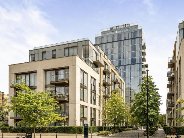 Flat for sale in West Kensington, Greater London