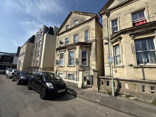 Flat for sale in Kings Barton, Gloucester