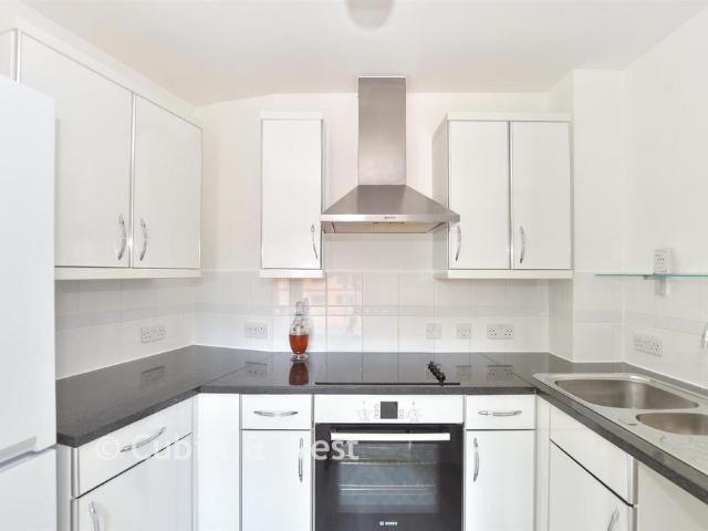 Flat for sale in Three Bridges, Glynde