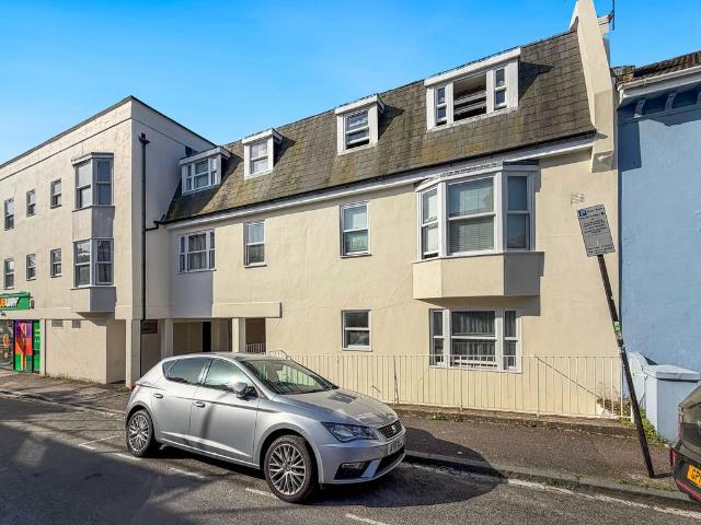 Flat for sale in Round Hill, Brighton & Hove