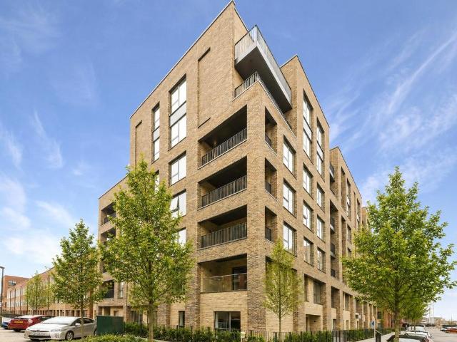 Flat for sale in Colindale, Greater London