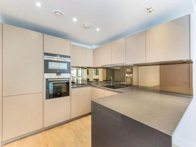 Flat for sale in Hammersmith, Greater London