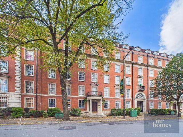 Flat for sale in Castle Quarter, Cardiff