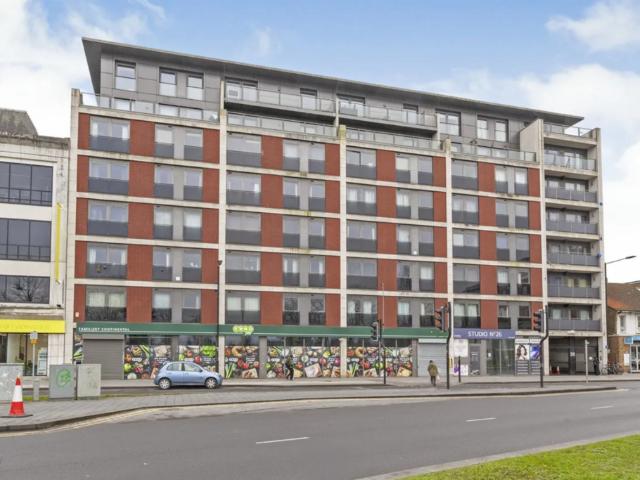 Flat for sale in Slough, Isle Of Man