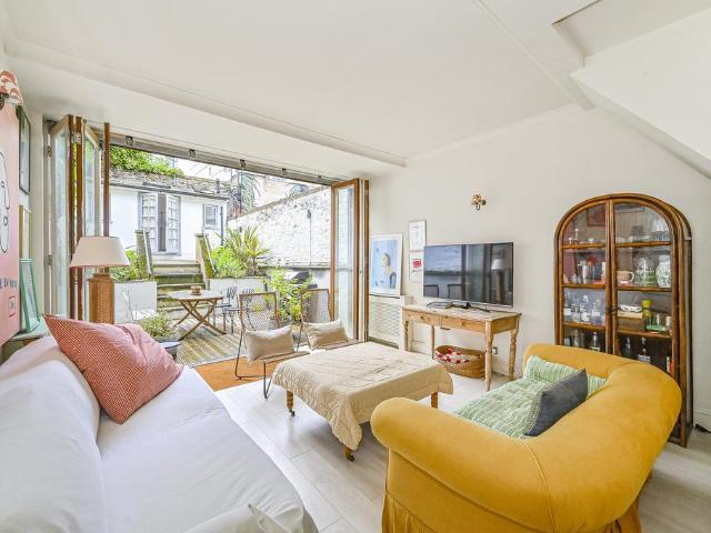 Flat for sale in Paddington, Greater London