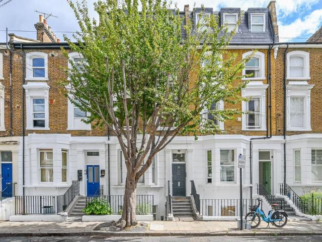 Flat for sale in Hammersmith, Greater London