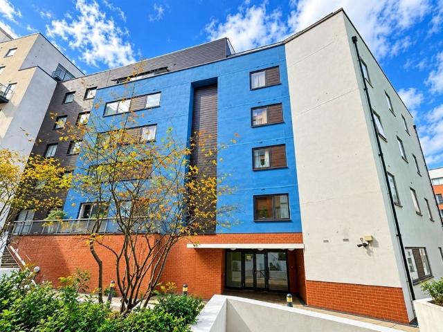 Flat for sale in Park Central, Birmingham