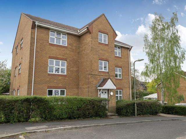 Flat for sale in Fareham, Hampshire