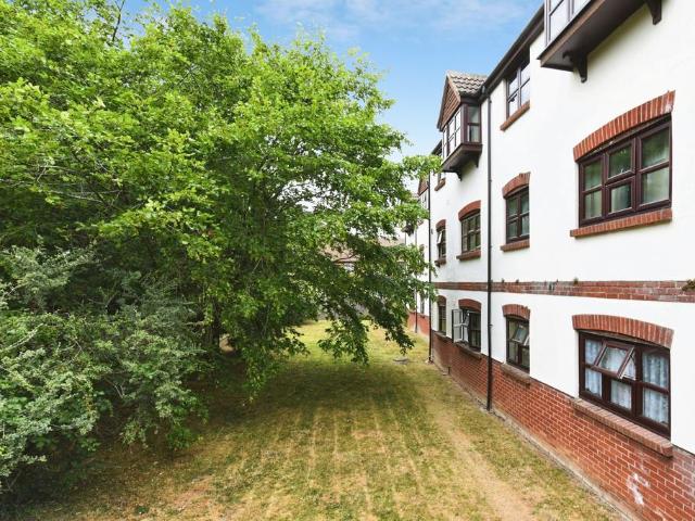 Flat for sale in Melbourne, Chelmsford