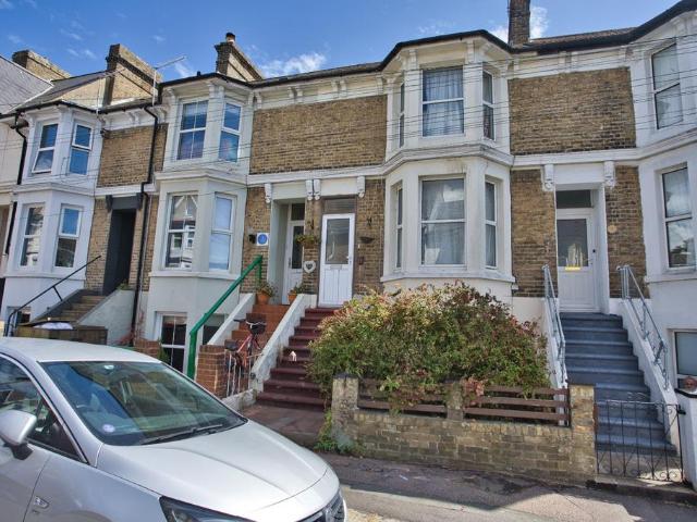 Flat for sale in Tower Hamlets, Ash