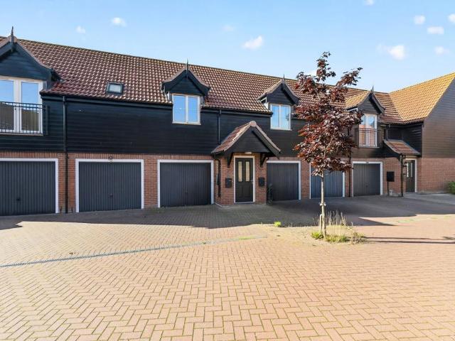 Flat for sale in Hemsby, Great Yarmouth