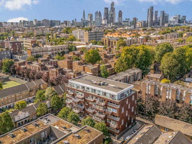 Flat for sale in London Borough of Tower Hamlets, Greater London