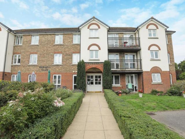 Flat for sale in Middle Deal, Ash