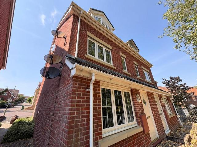 Flat for sale in Fareham, Hampshire