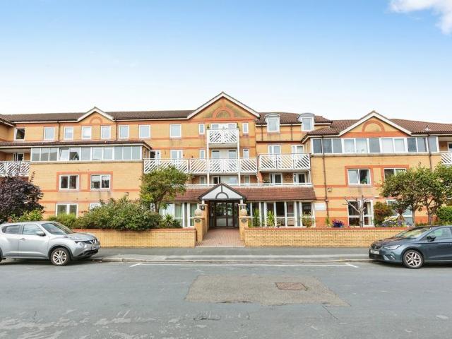 Flat for sale in St Annes, Lytham