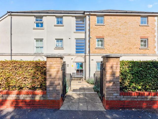 Flat for sale in Windmill Hill, Hamerton