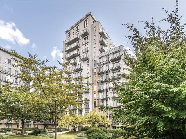 Flat for sale in Bromley-by-Bow, Greater London