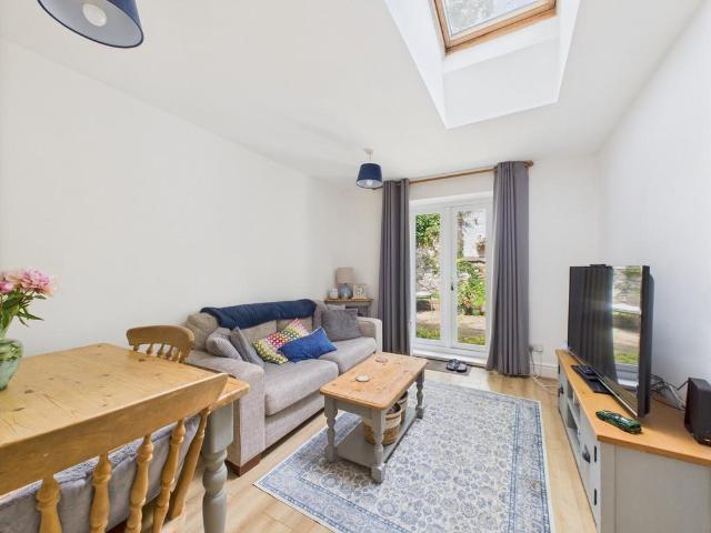 Flat for sale in Kingsdown, Feckenham