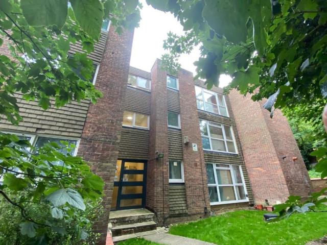 Flat for sale in Shooters Hill, Greater London