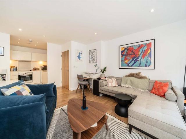 Flat for sale in Bromley-by-Bow, Poplar Grove