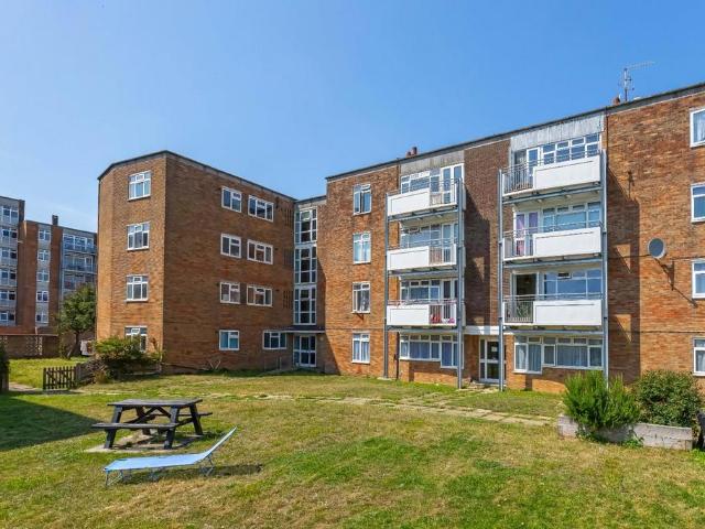 Flat for sale in Fishersgate, West Sussex