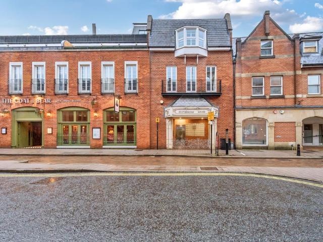 Flat for sale in Enborne, West Berkshire