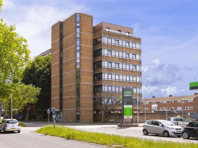 Flat for sale in West Worthing, Worthing
