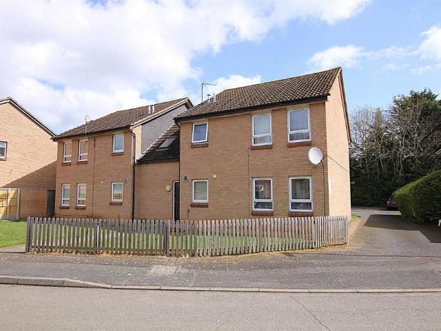 Flat for sale in Northampton, Northamptonshire