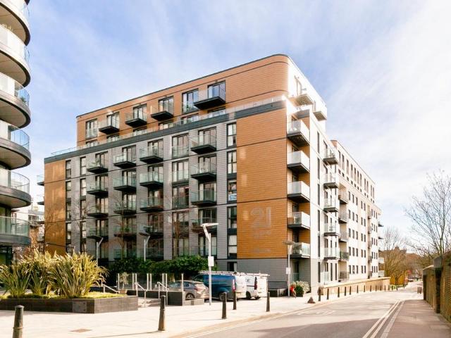 Flat for sale in St. George in the East, Wapping