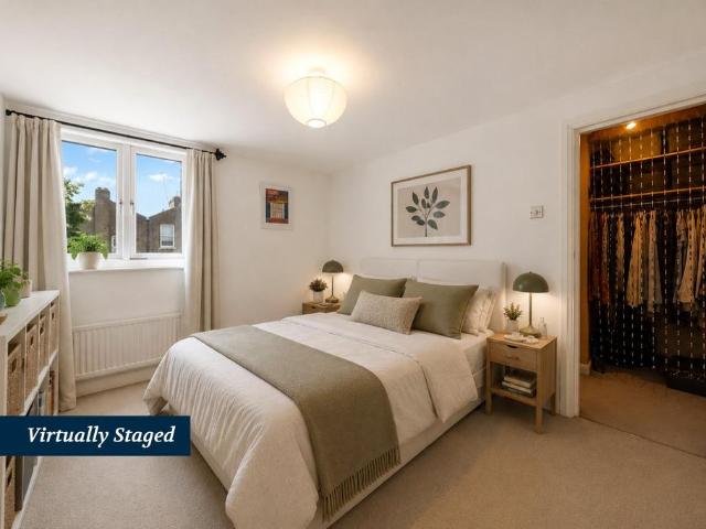 Flat for sale in Kilburn, Greater London