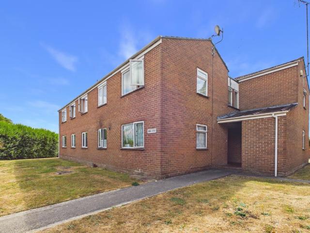 Flat for sale in Yeovil, Somerset