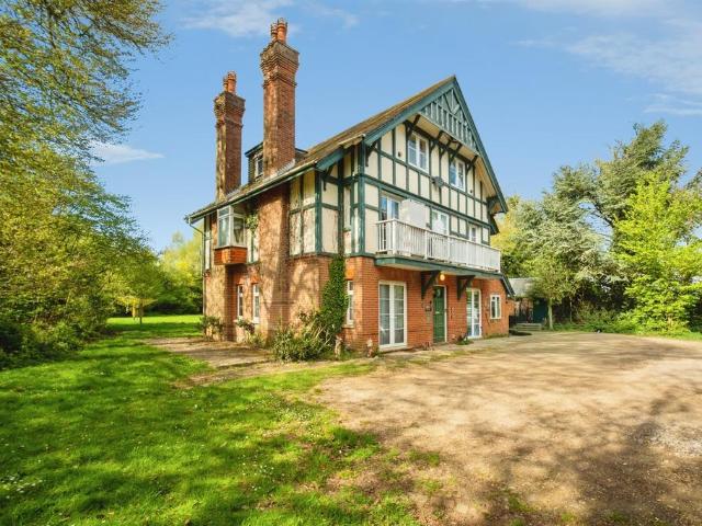 Flat for sale in Berg Estate, Priest Down