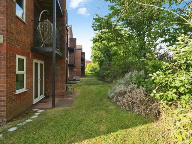 Flat for sale in Patricroft, Salford